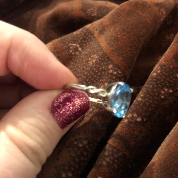 10kt Blue topaz and diamond ring - Picture 8 of 8